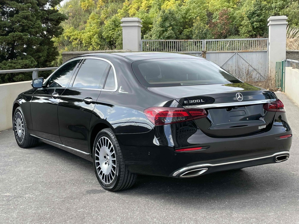 奔馳 奔馳E級  2021款 改款 E 300 L 豪華型圖片