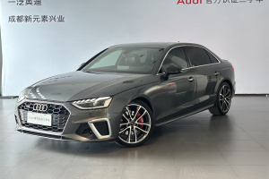 奥迪A4L 奥迪 45 TFSI quattro 臻选动感型