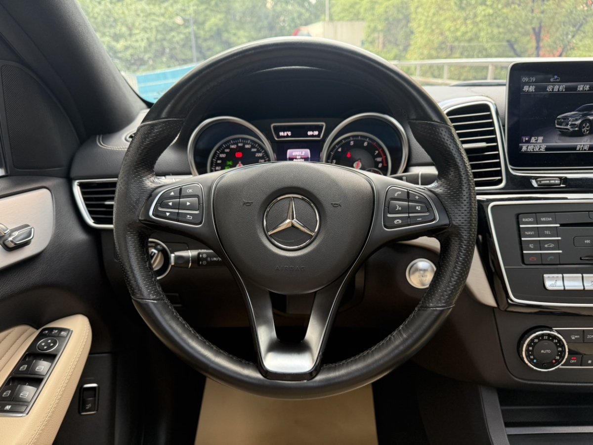 奔馳 奔馳GLE轎跑  2018款 GLE 320 4MATIC 轎跑SUV圖片