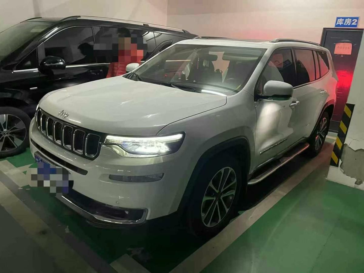 Jeep 大指揮官  2020款 2.0T 兩驅(qū)精英版圖片