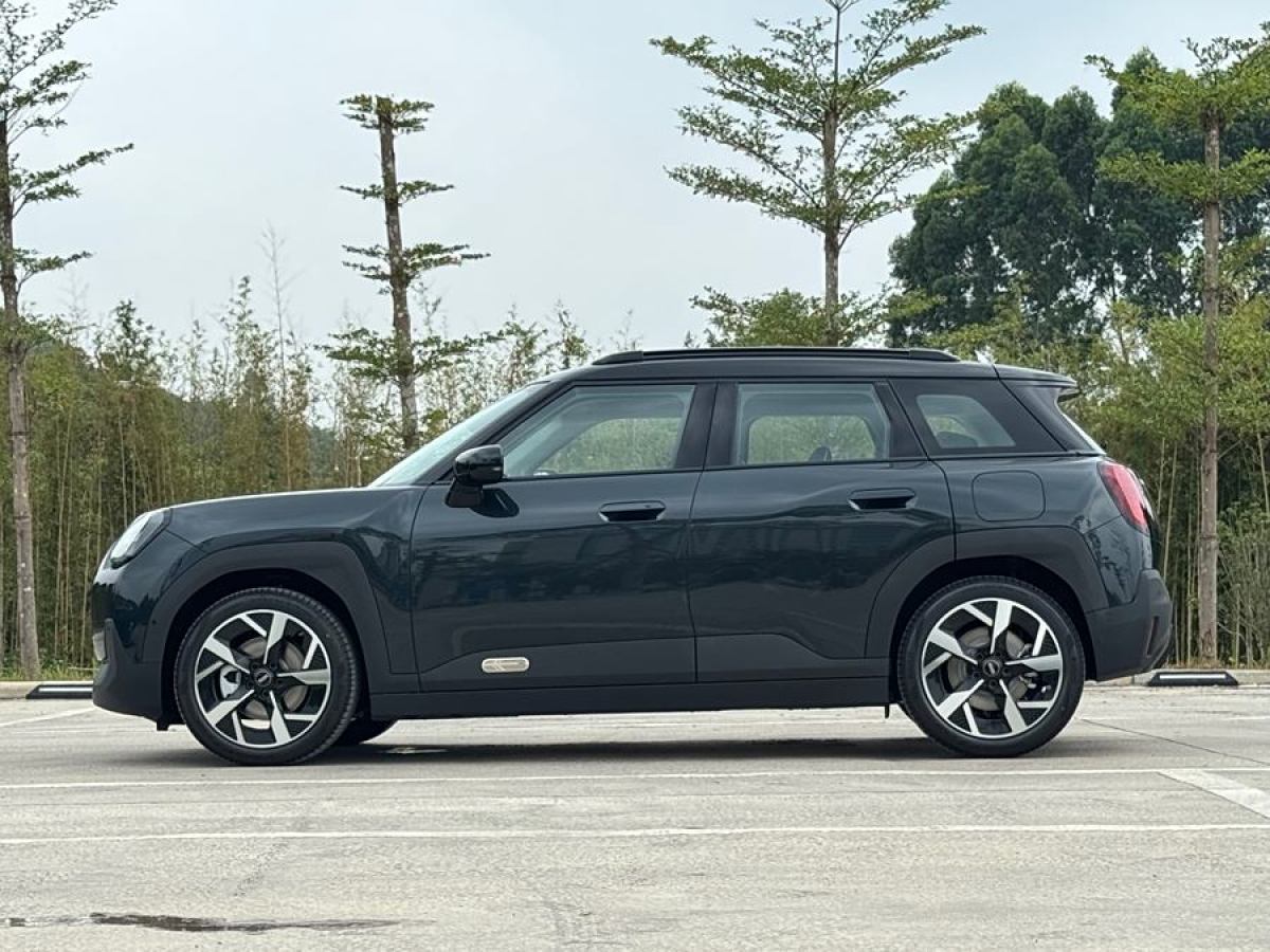 2024年10月MINI COUNTRYMAN  2023款 改款 1.5T COOPER 經(jīng)典派