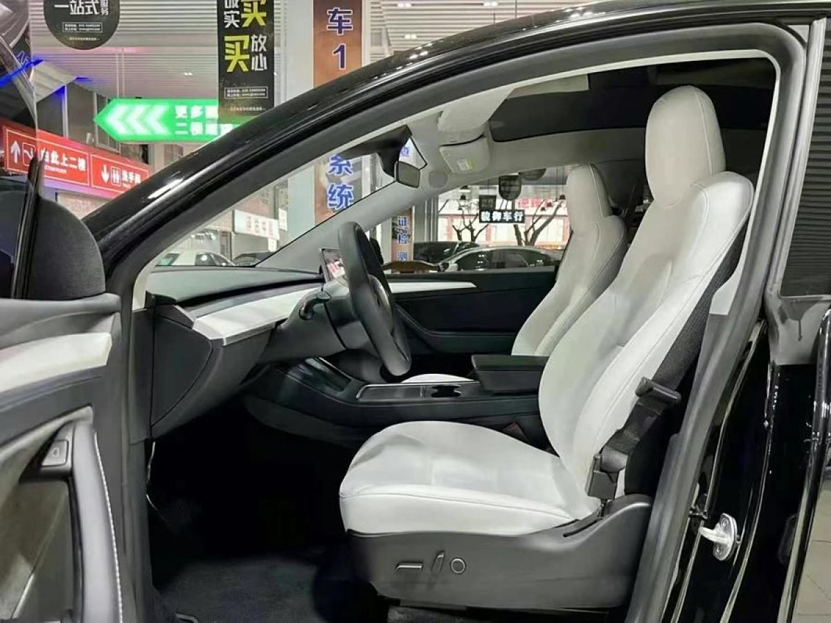 特斯拉 Model 3  2021款 改款 標(biāo)準(zhǔn)續(xù)航后驅(qū)升級(jí)版圖片