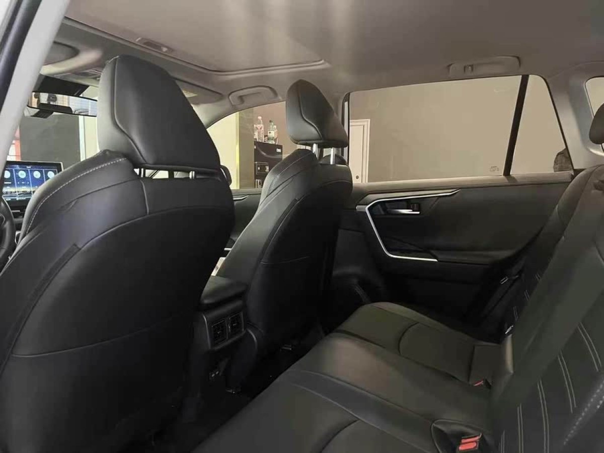 豐田 威蘭達  2022款 2.0L CVT四驅(qū)豪華版圖片