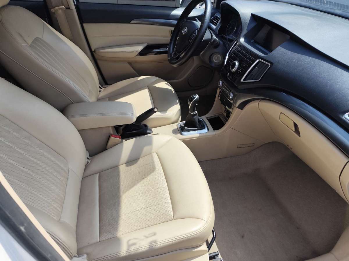 長(zhǎng)城 C30  2015款 1.5L 手動(dòng)舒適型圖片