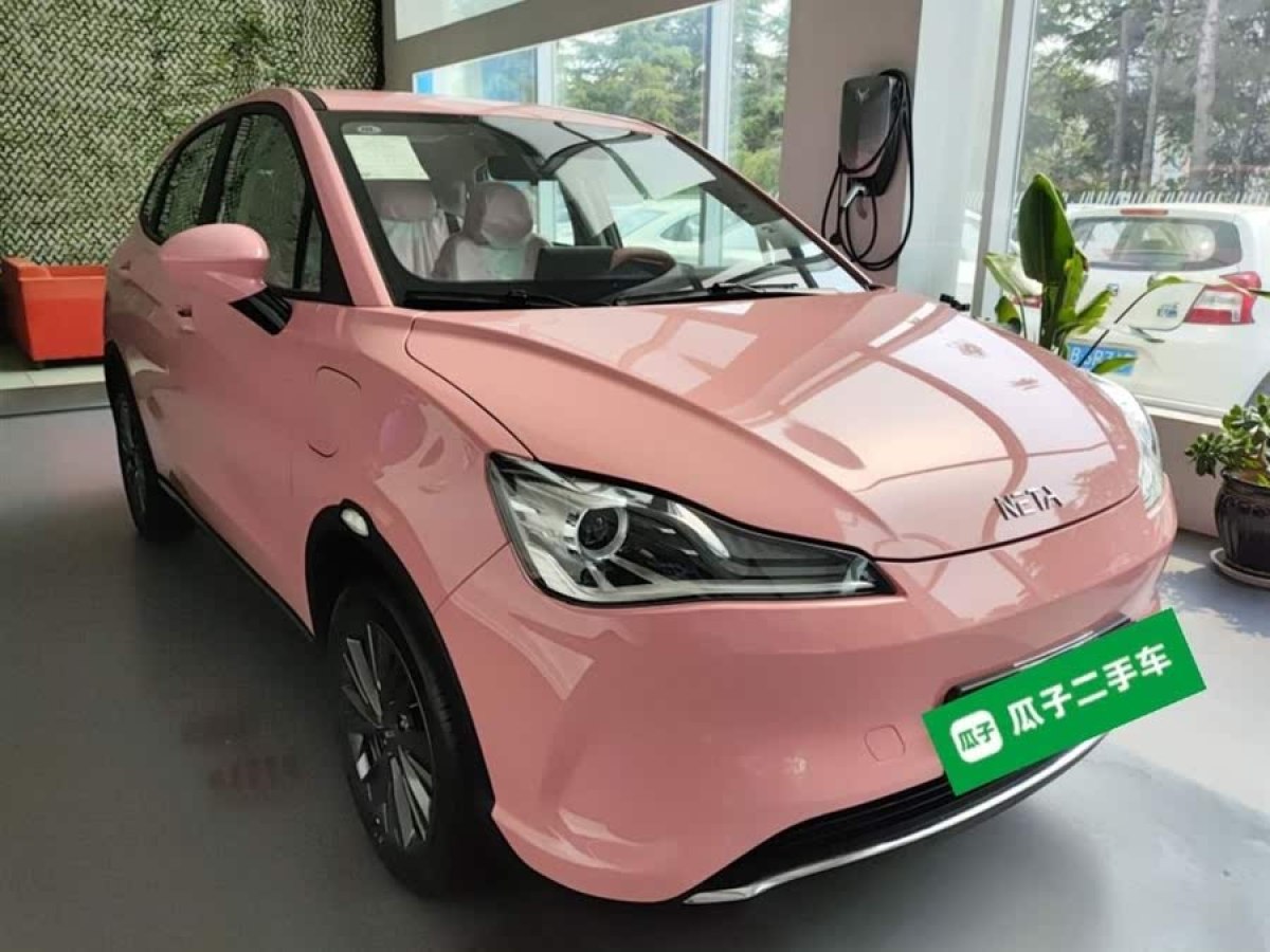 哪吒 哪吒V  2022款 潮 400 Lite 粉色定制款圖片