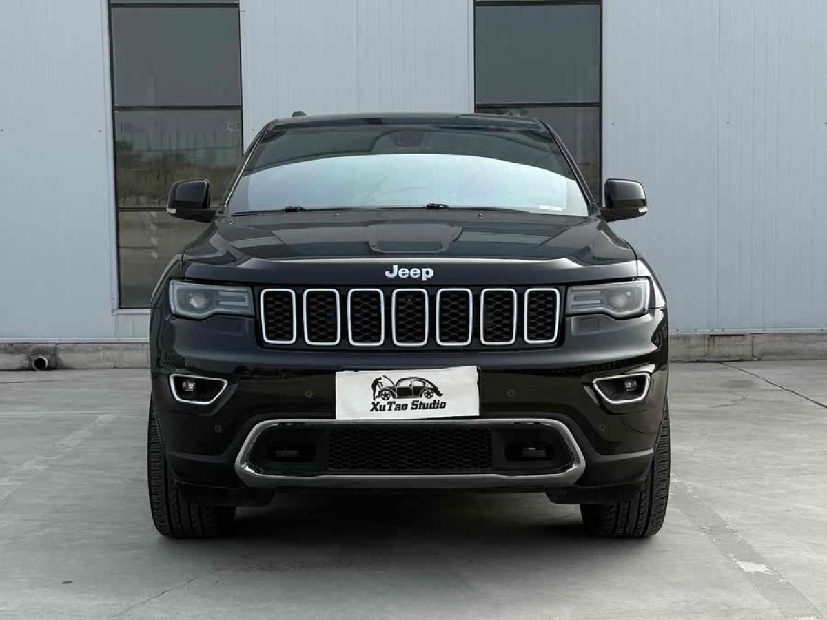Jeep 大切諾基  2017款 3.6L 精英導(dǎo)航版圖片