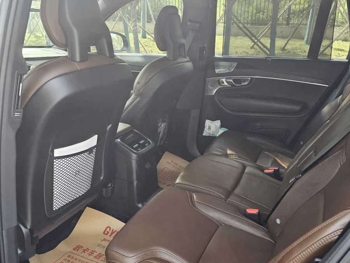 沃爾沃 XC90新能源  2021款 E驅(qū)混動 T8 智尊豪華版 7座圖片
