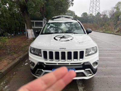 2015年1月 Jeep 指南者(進口) 2.0L 兩驅(qū)豪華版圖片