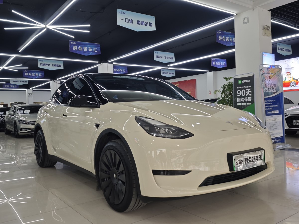 特斯拉 Model 3  2023款 煥新版 后輪驅(qū)動圖片