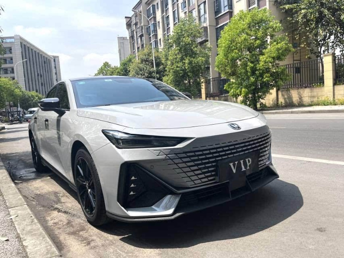長(zhǎng)安 長(zhǎng)安UNI-V  2022款 1.5T 尊貴型圖片