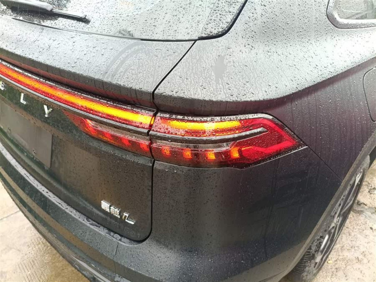 吉利 星越L  2021款 2.0TD DCT EVO兩驅(qū)尊貴型圖片