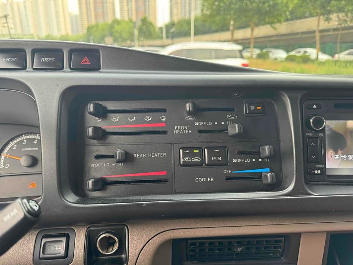 丰田 柯斯达  2013款 4.0L汽油豪华版 20座6GR图片