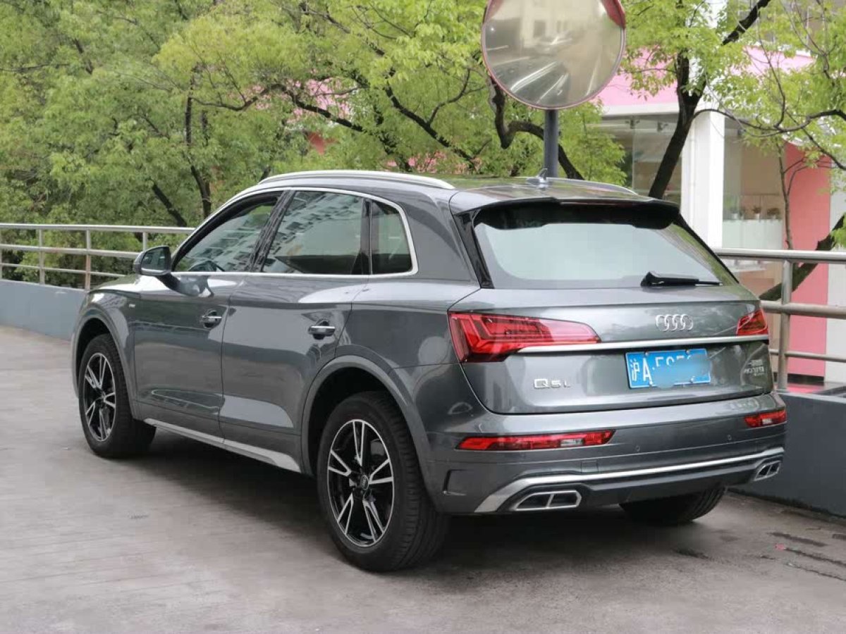 奧迪 奧迪Q5L  2023款 40T 時(shí)尚動(dòng)感型圖片