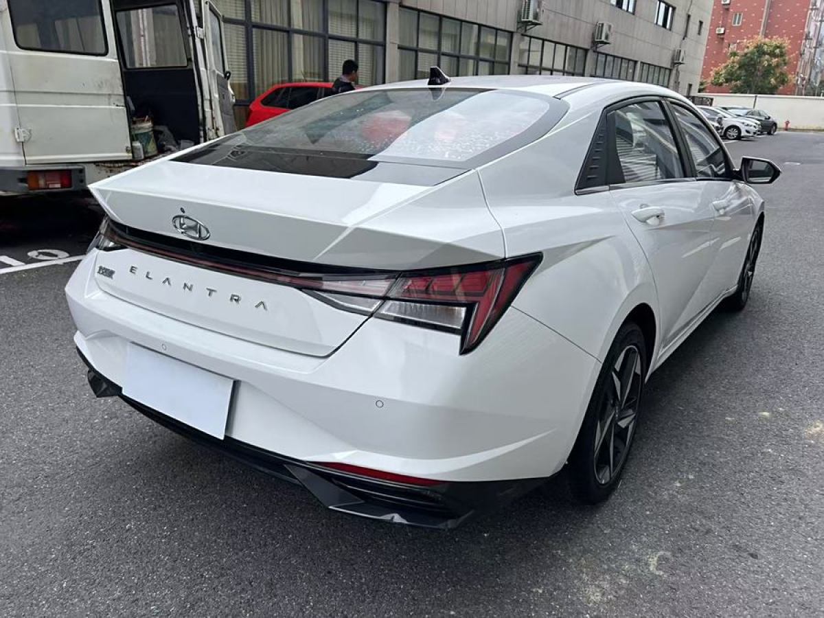 現(xiàn)代 伊蘭特  2021款 1.5L LUX尊貴版圖片