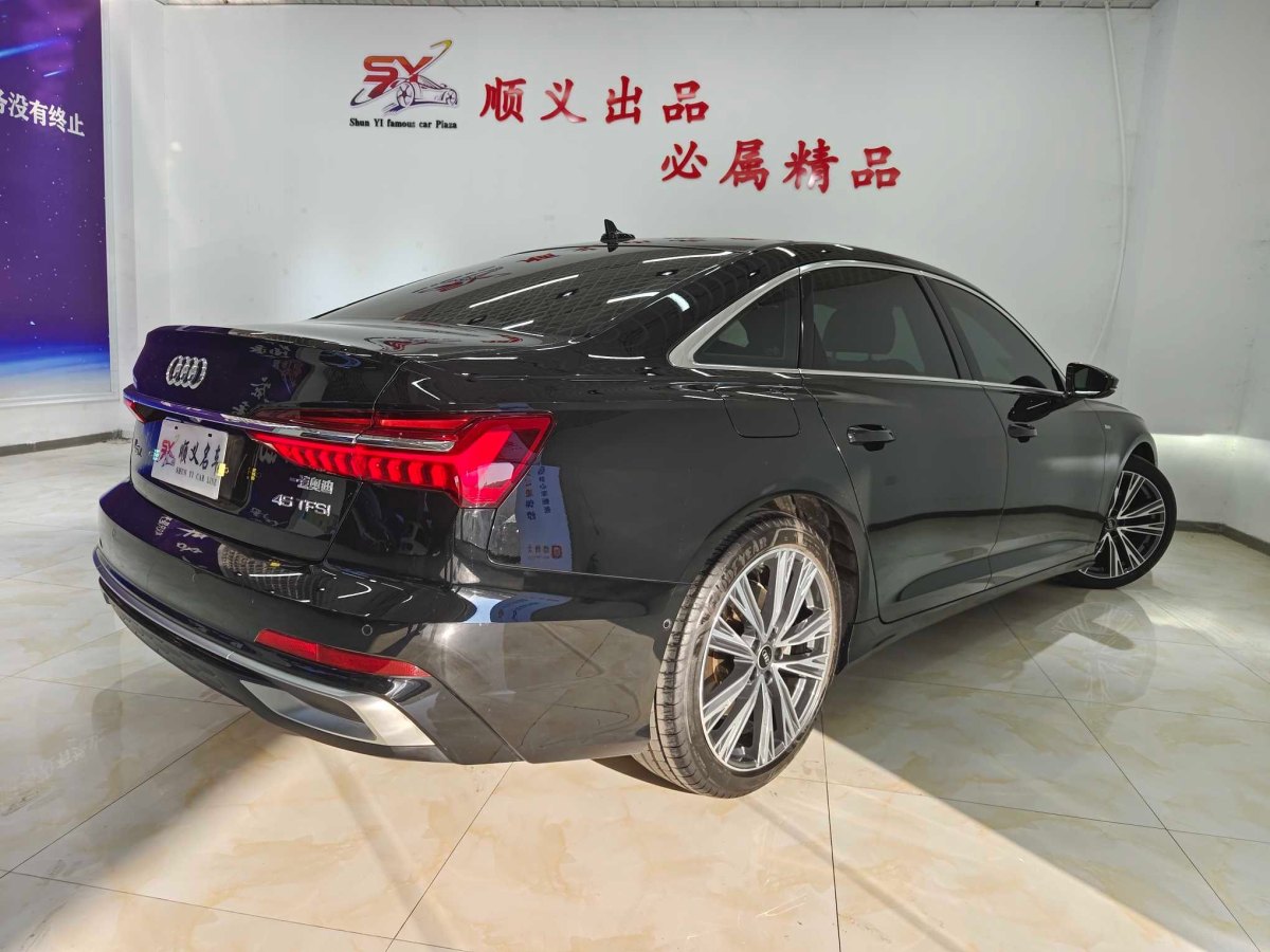 奧迪 奧迪A6L  2023款 改款 45 TFSI 臻選動(dòng)感型圖片