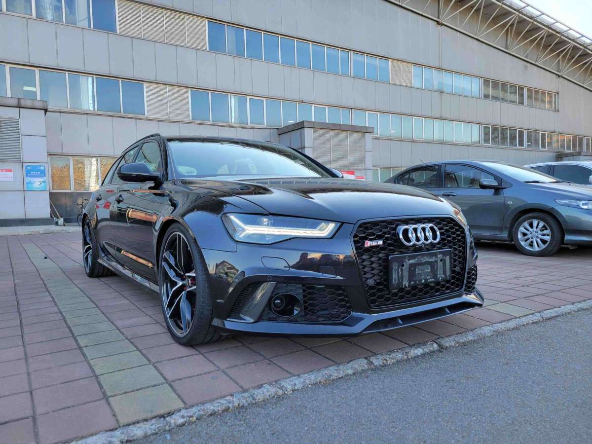 奧迪 奧迪RS 6  2018款 RS 6 4.0T Avant尊享運動限量版圖片