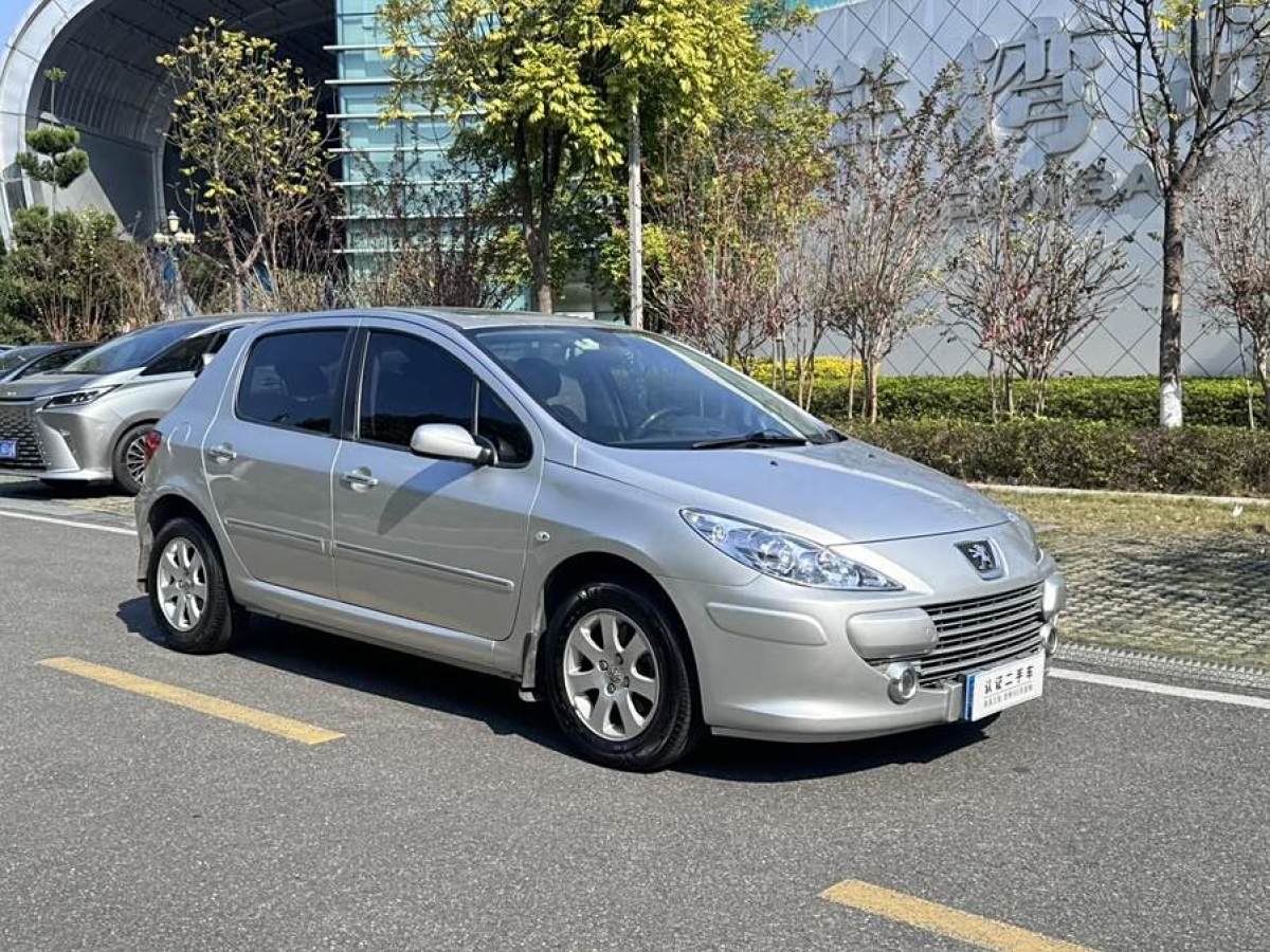 標(biāo)致 307  2012款 兩廂 1.6L 自動舒適版圖片