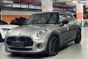 MINI MINI 1.5T COOPER 經(jīng)典派 五門(mén)版