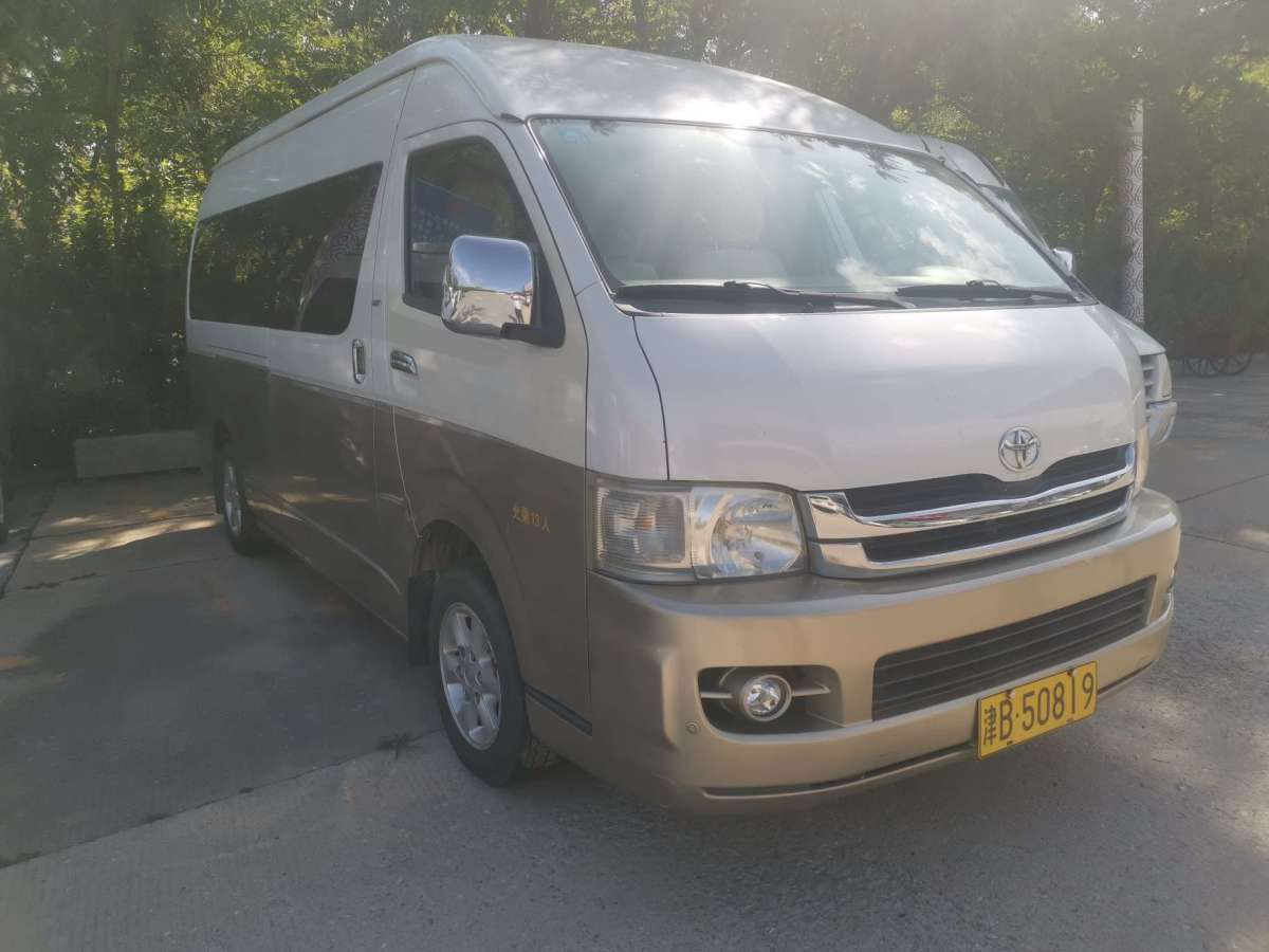 2008年10月豐田 HIACE  2011款 2.7L自動豪華版13座