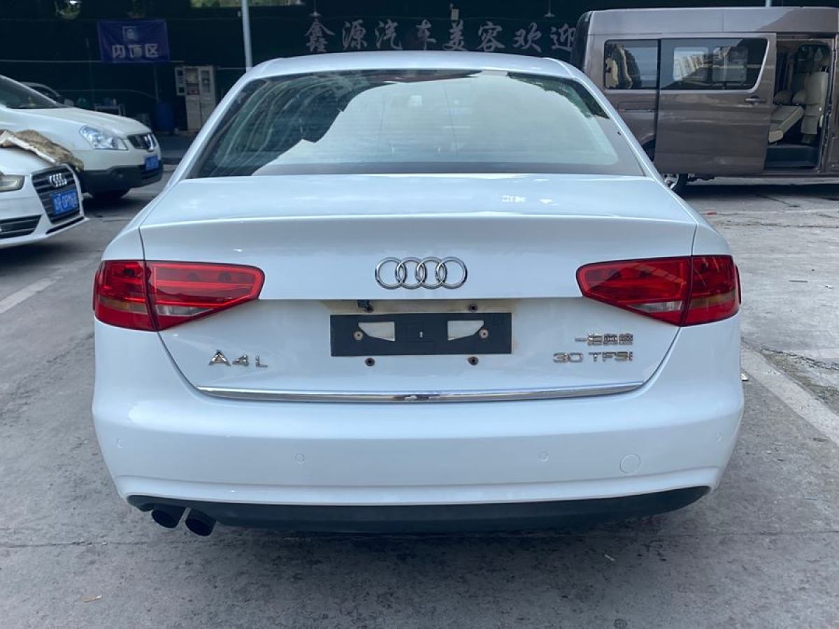 奧迪 奧迪A4L  2015款 30 TFSI 自動(dòng)舒適型圖片