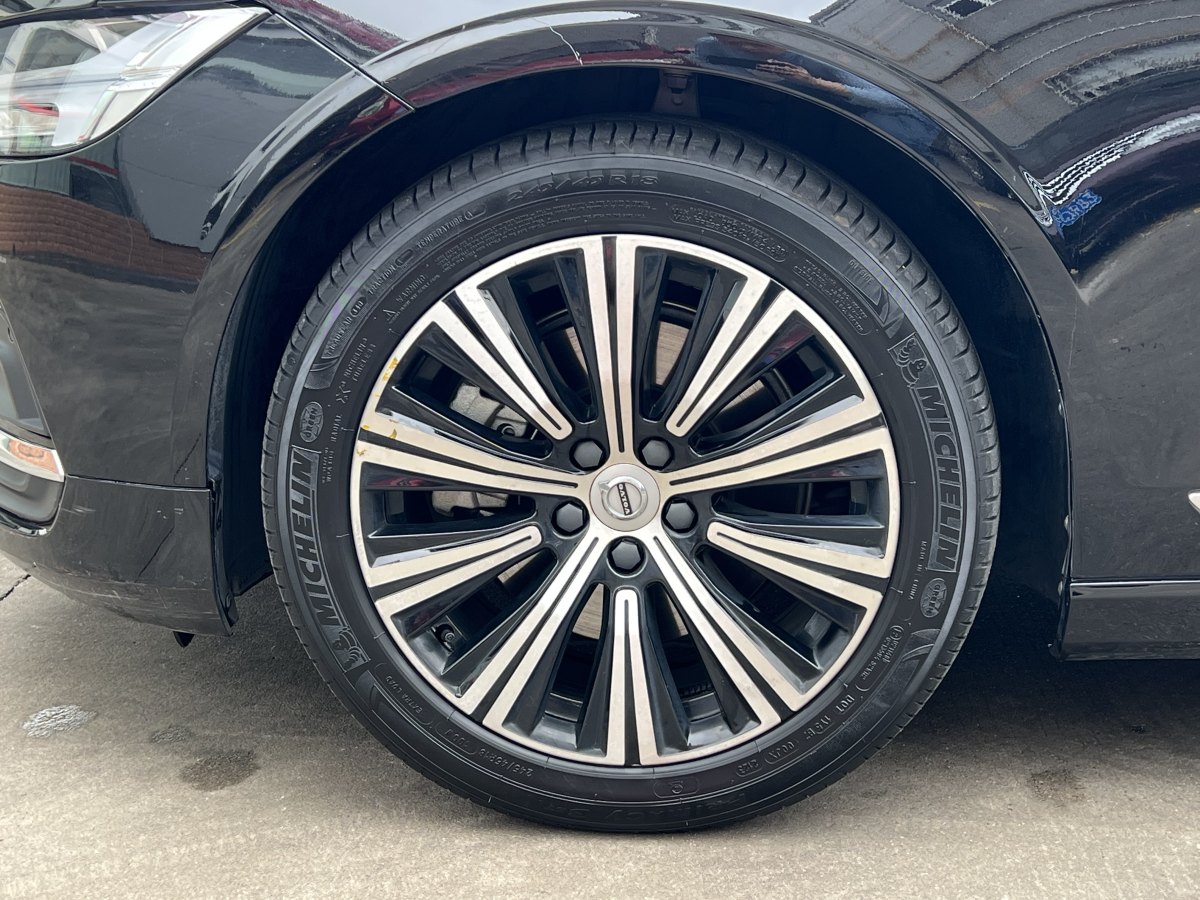 沃爾沃 S90  2022款 B5 智逸豪華版圖片
