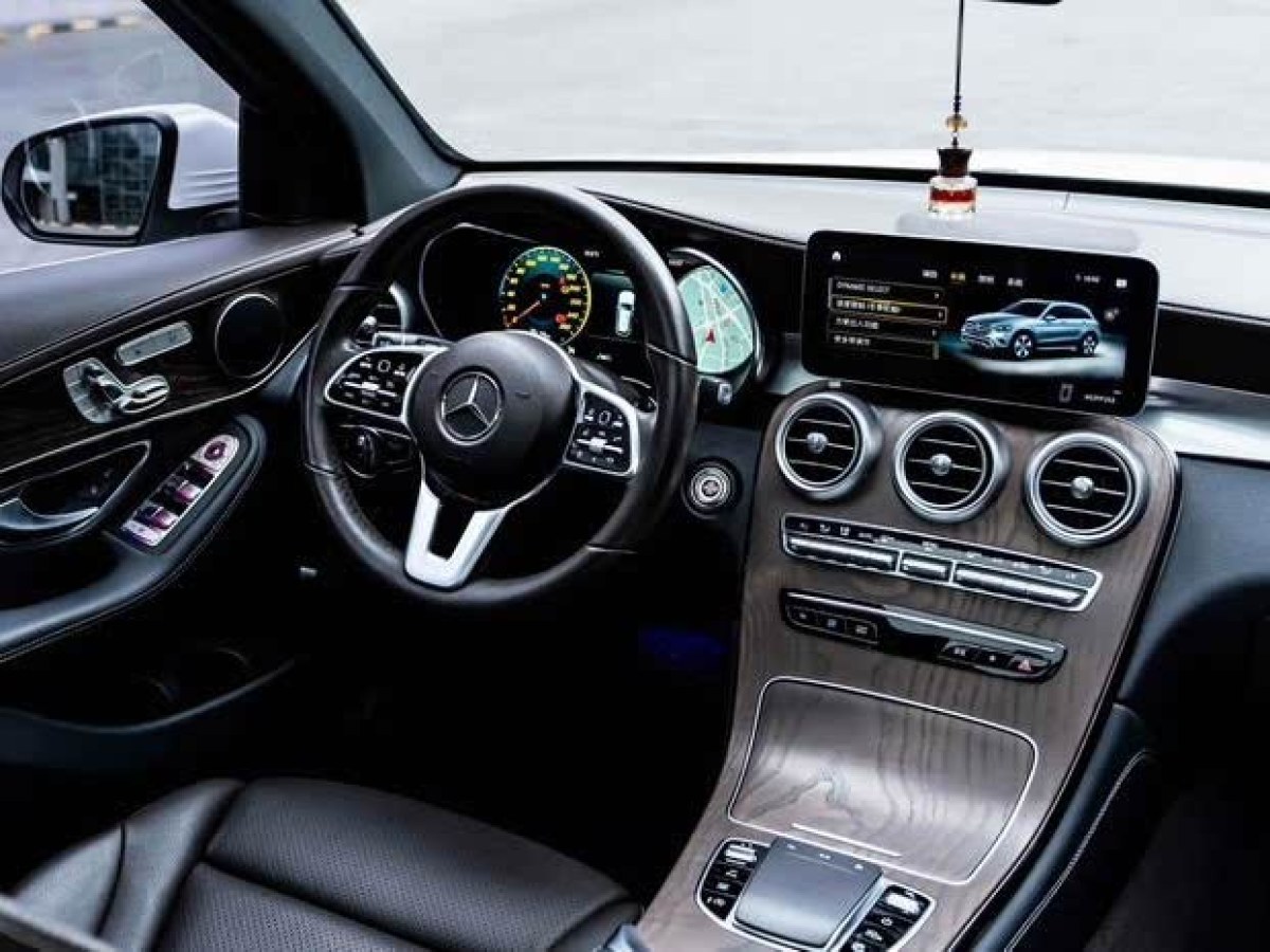 奔馳 奔馳GLC  2019款 GLC 260 4MATIC 動(dòng)感型圖片