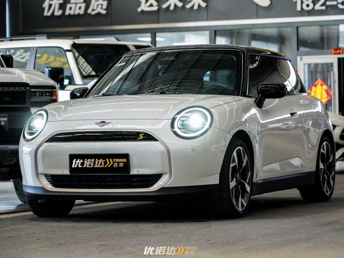 2025年01月MINI 電動MINI COOPER  2024款 452km COOPER SE 賽車手