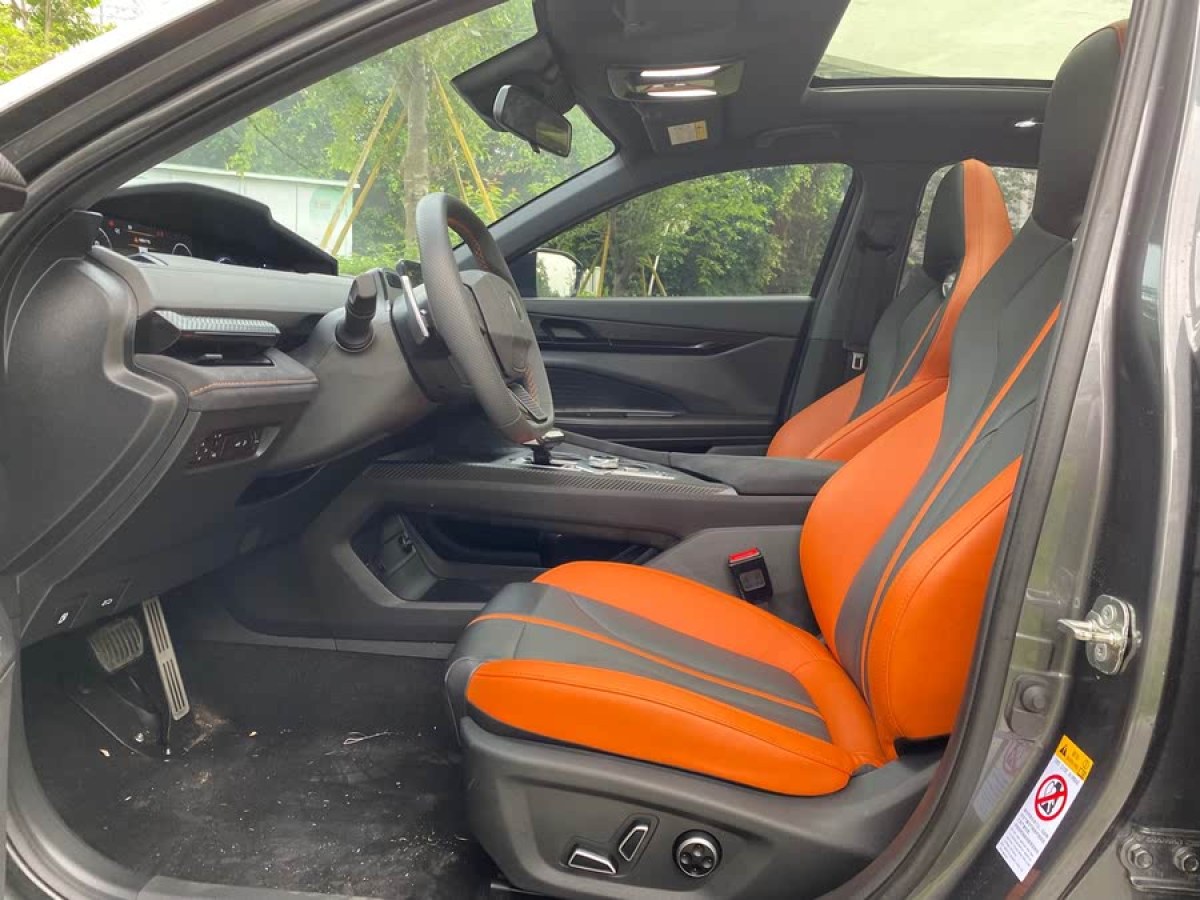長(zhǎng)安 長(zhǎng)安UNI-V  2024款 1.5T 尊貴運(yùn)動(dòng)型圖片
