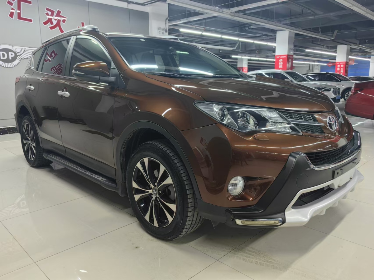 豐田 RAV4榮放  2015款 2.5L 自動四驅(qū)尊貴版圖片