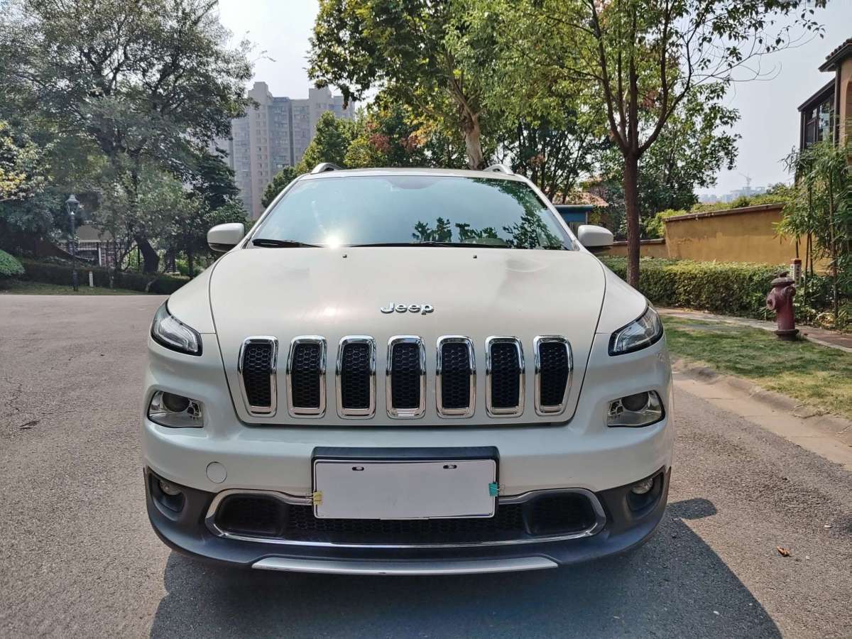 2017年11月Jeep 自由光  2017款 2.4L 領(lǐng)先智能版