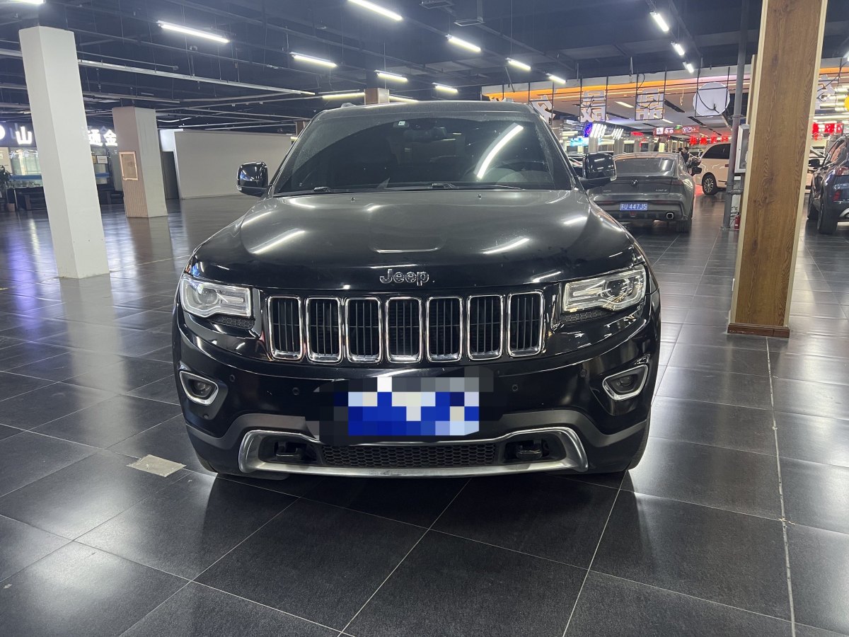 Jeep 大切諾基  2016款 3.0L 舒享導(dǎo)航版圖片