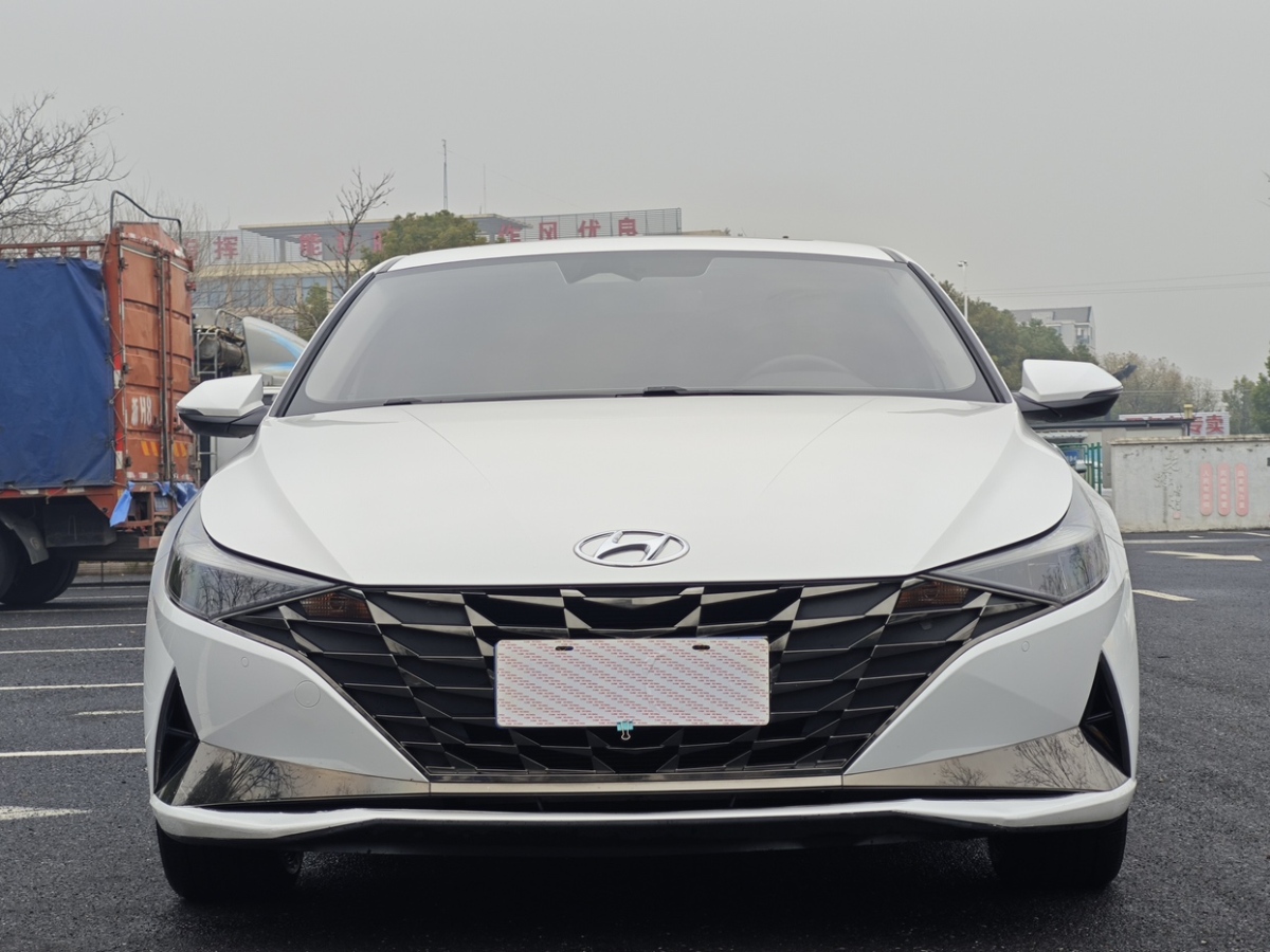 現(xiàn)代 伊蘭特  2021款 1.5L LUX尊貴版圖片