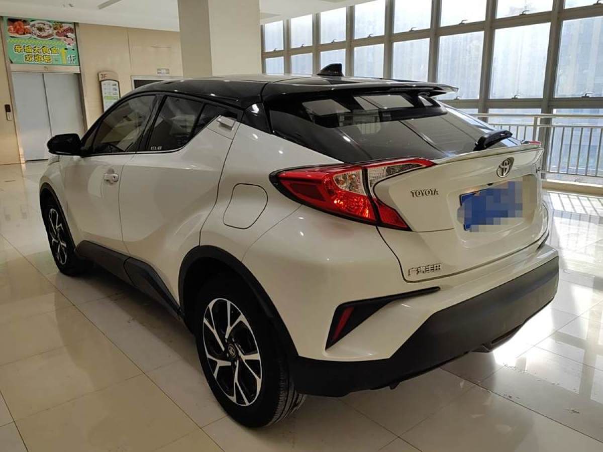 豐田 C-HR  2020款 2.0L 領(lǐng)先版圖片