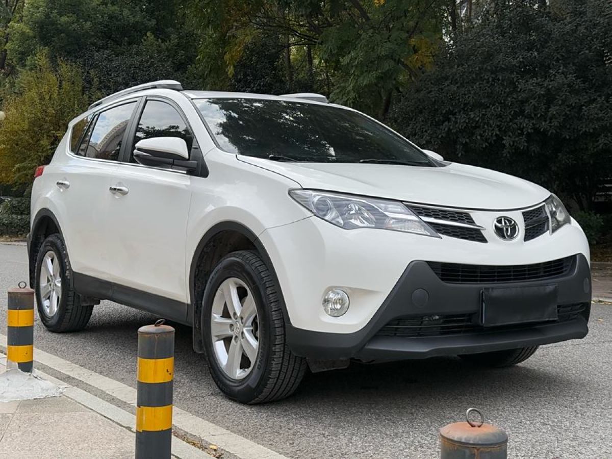 豐田 RAV4榮放  2013款 2.0L CVT四驅新銳版圖片