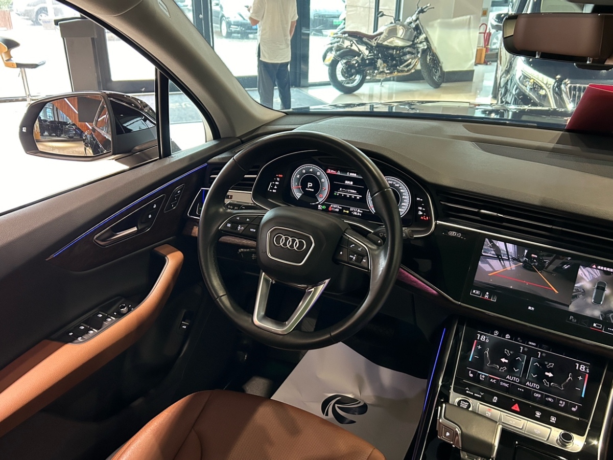 奧迪 奧迪Q7  2021款 55 TFSI quattro S line運(yùn)動(dòng)型圖片