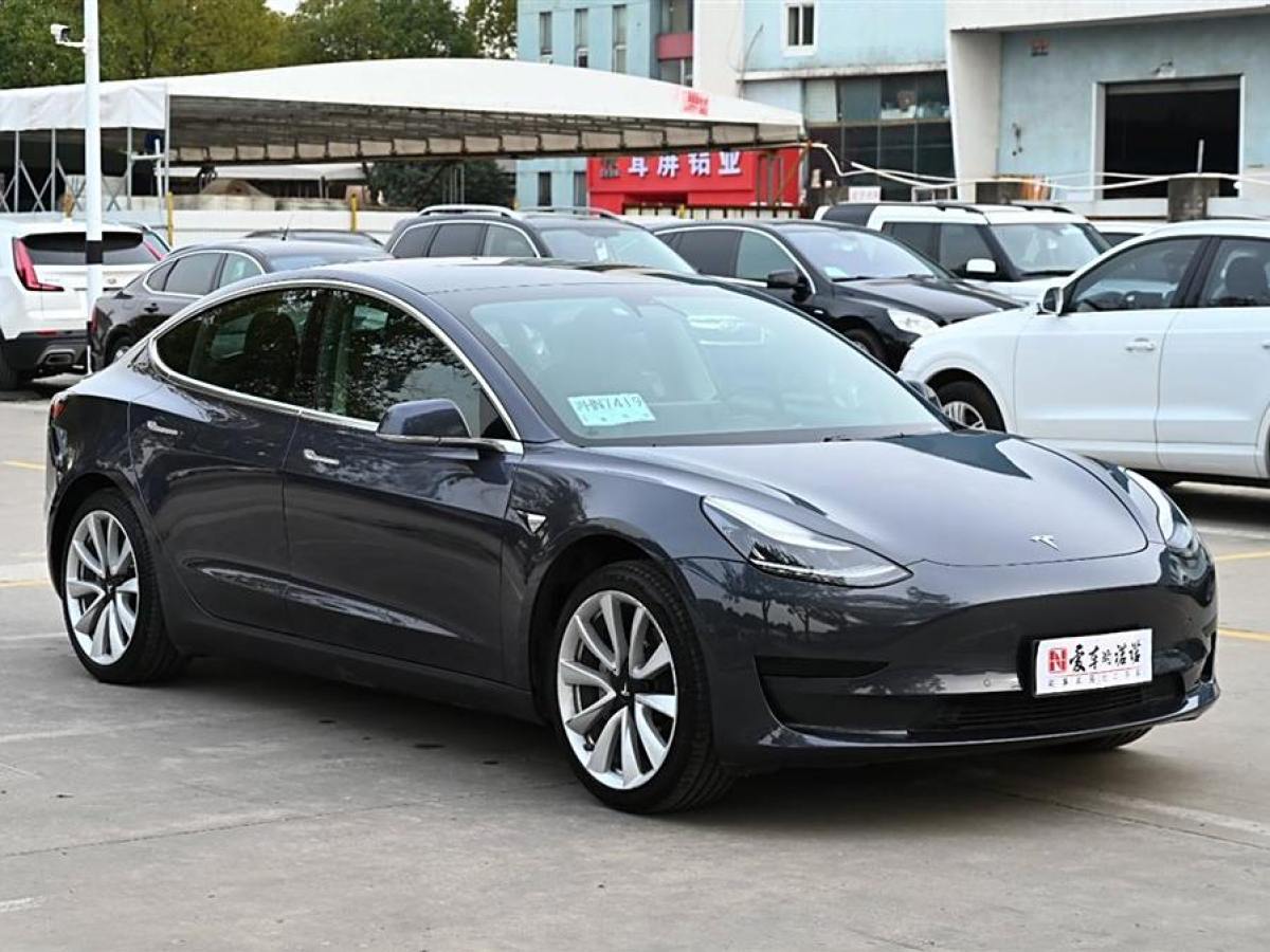 特斯拉 Model 3  2019款 標(biāo)準(zhǔn)續(xù)航后驅(qū)升級版圖片