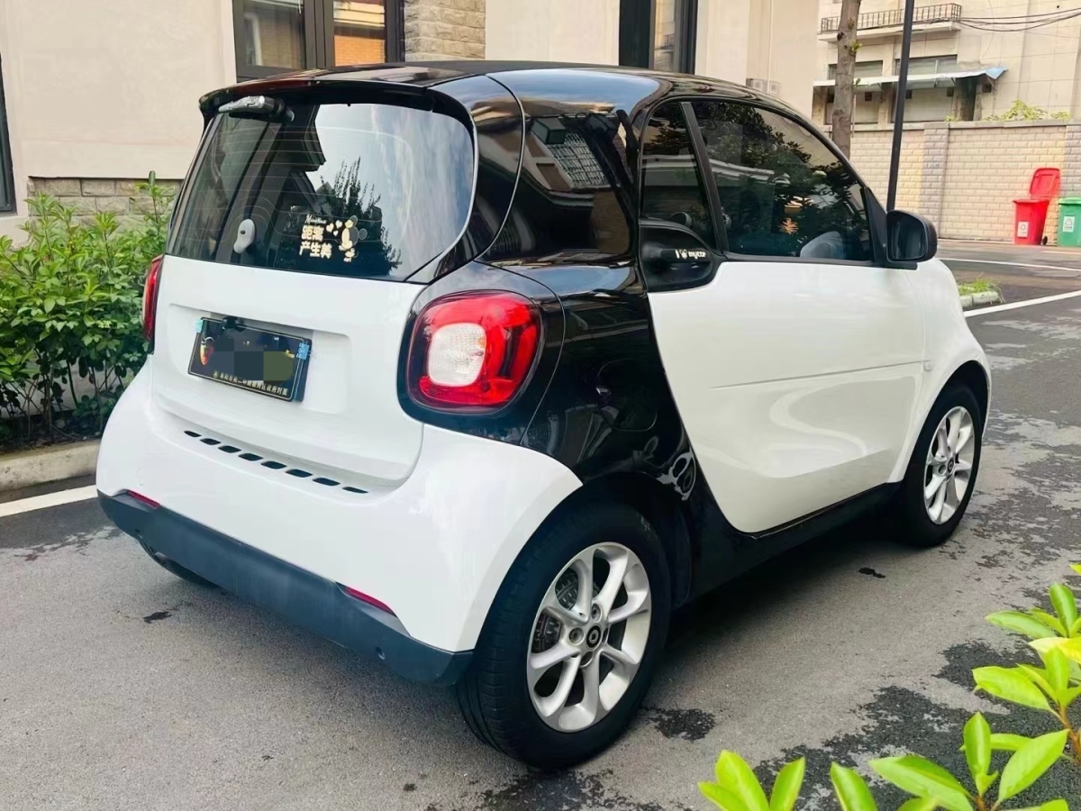 2017年5月smart fortwo  2015款 1.0L 52千瓦硬頂激情版