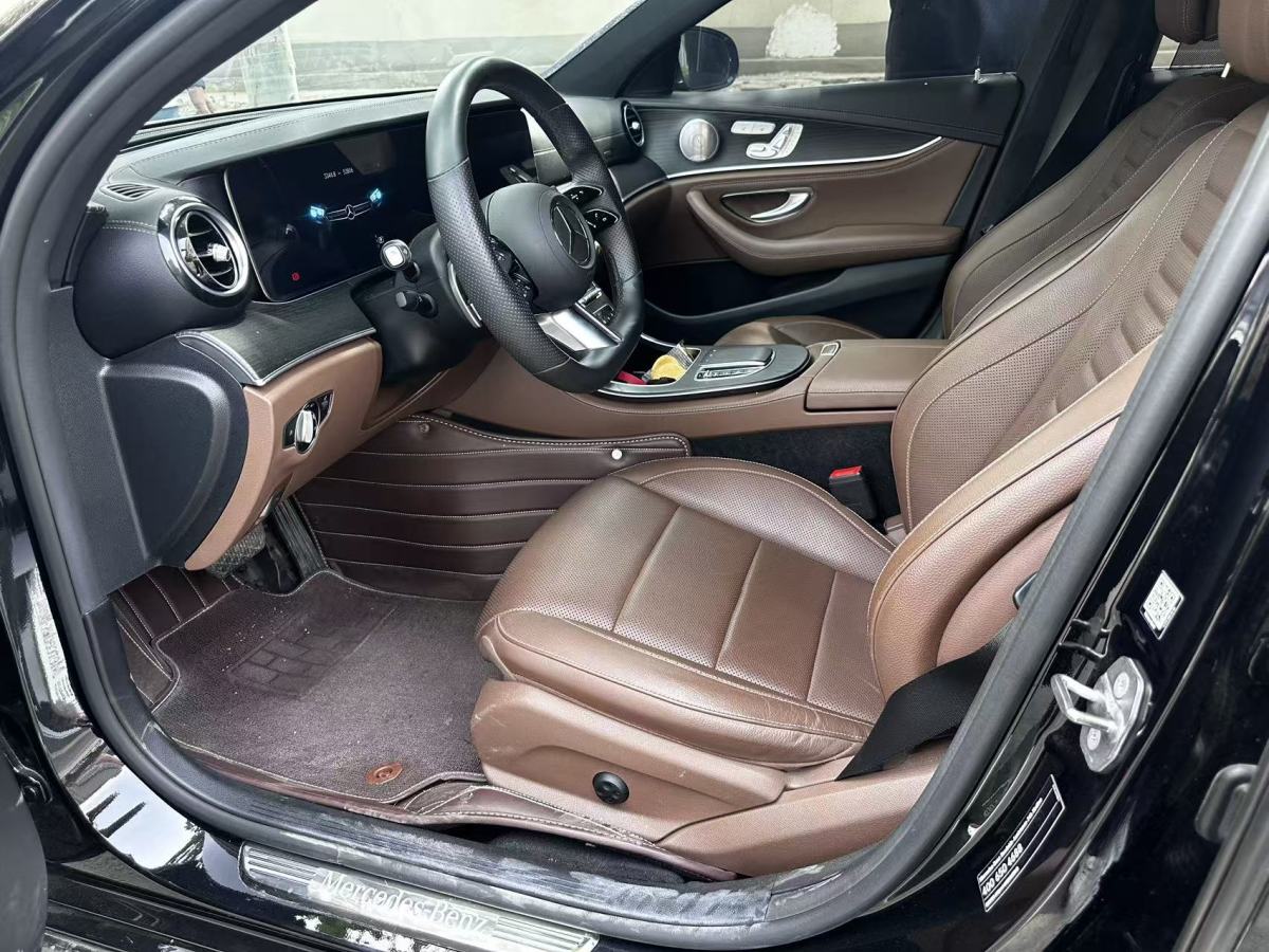 奔馳 奔馳E級  2022款 改款 E 300 L 運動尊貴型圖片
