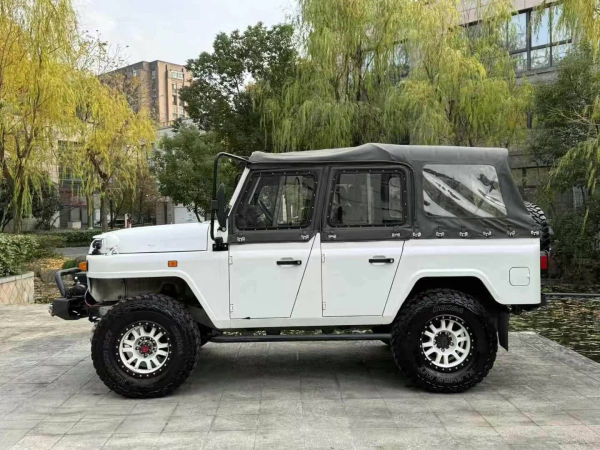 北汽制造 BJ 212  2019款 1.5T 三角門(mén)圖片