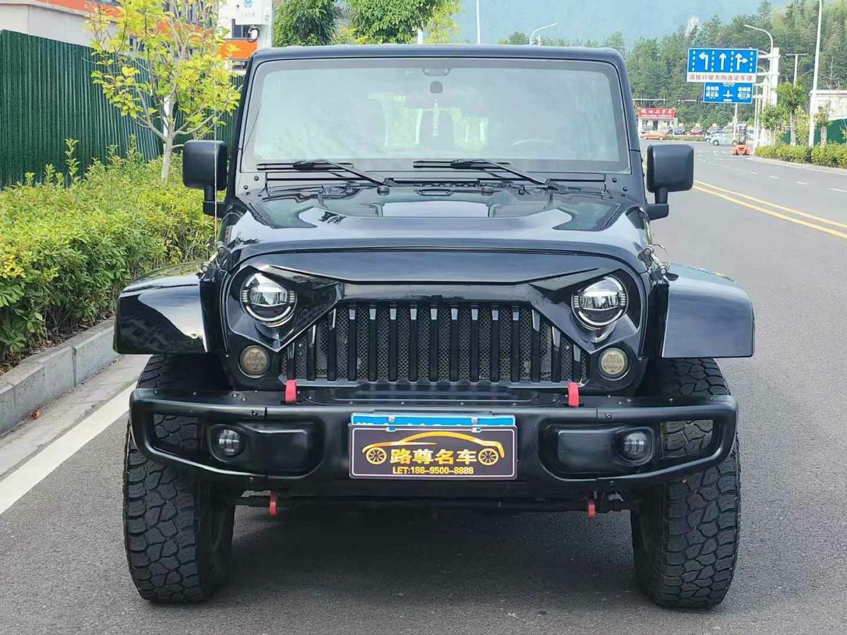 2011年1月Jeep 牧馬人  2011款 3.8L Rubicon 兩門版