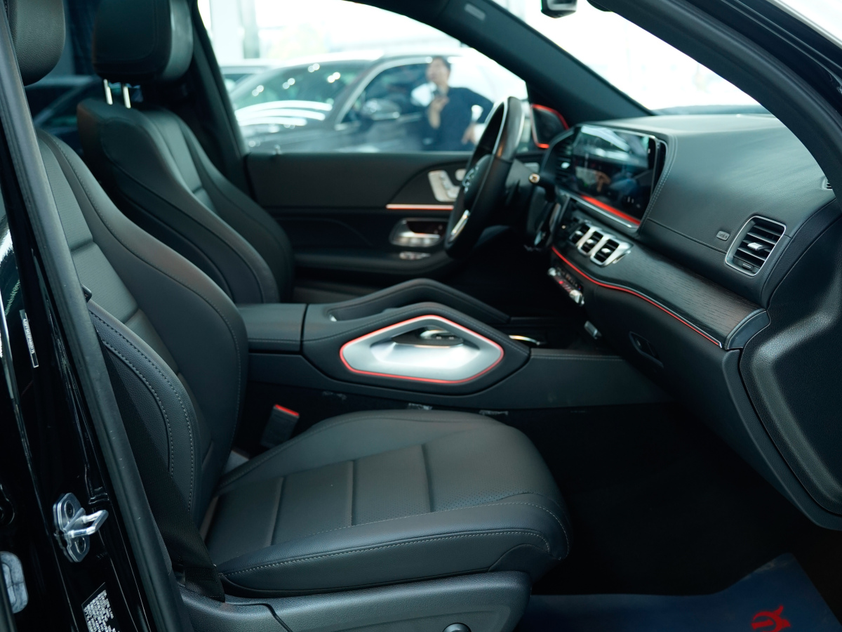 奔馳 奔馳GLS  2023款 改款 GLS 450 4MATIC 豪華型圖片