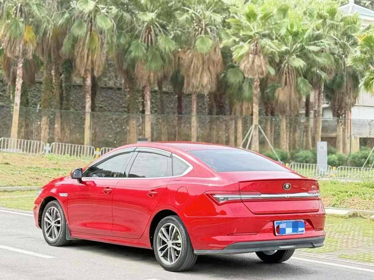 比亞迪 秦Pro  2018款 1.5TI 自動(dòng)智聯(lián)鋒動(dòng)型圖片