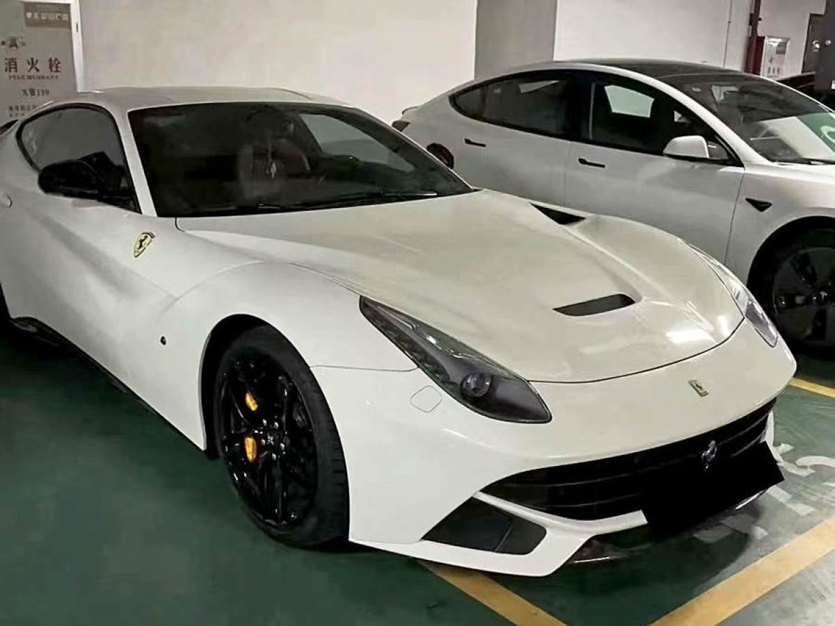 法拉利 F12berlinetta  2013款 6.3L 標(biāo)準(zhǔn)型圖片