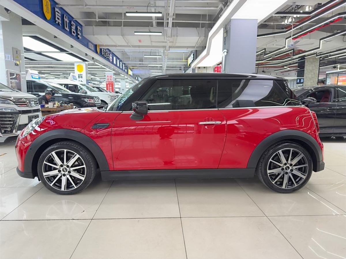 MINI MINI  2022款 改款 1.5T COOPER 藝術(shù)家圖片