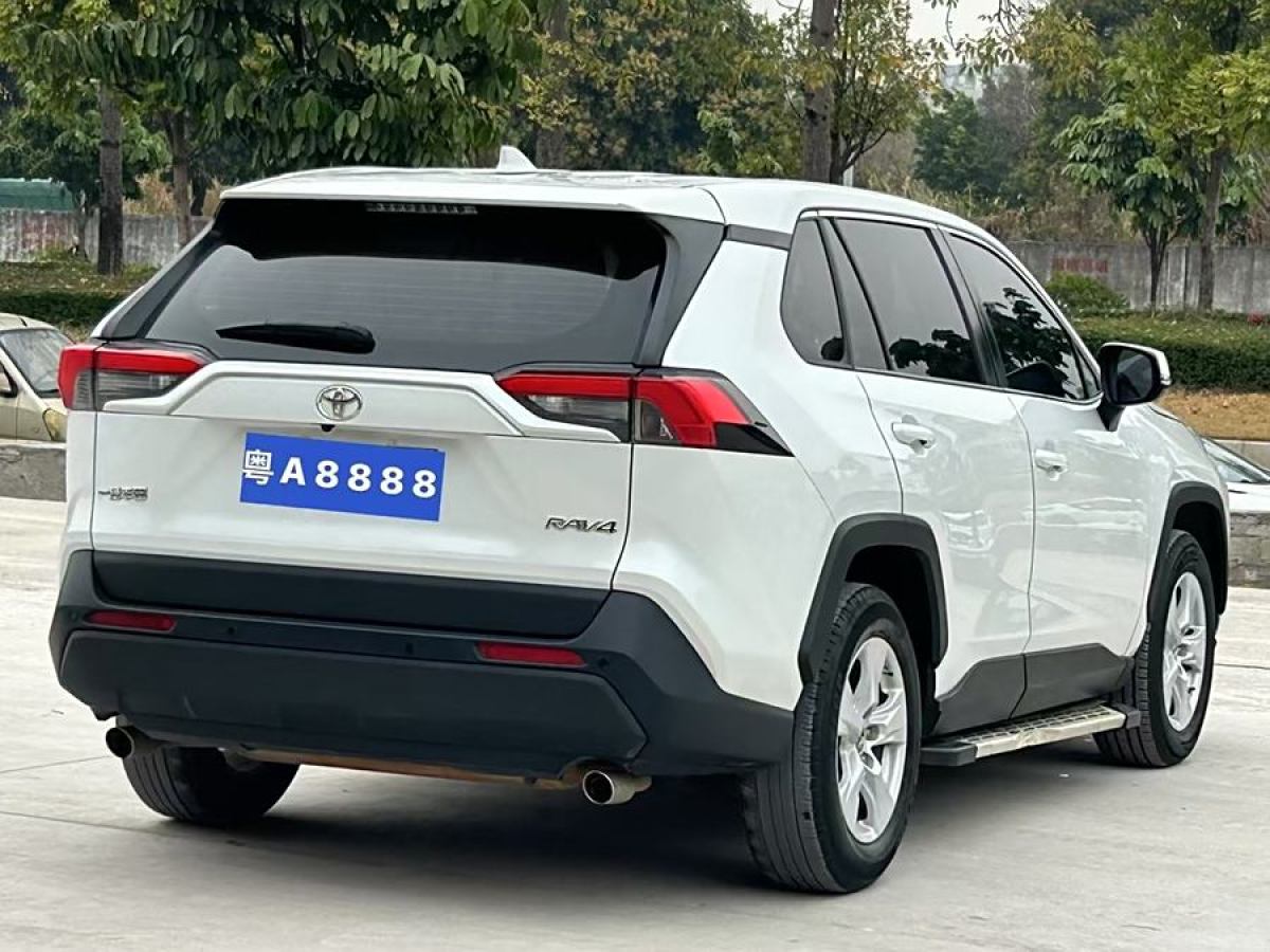 2022年6月豐田 RAV4榮放  2022款 2.0L CVT兩驅(qū)都市版