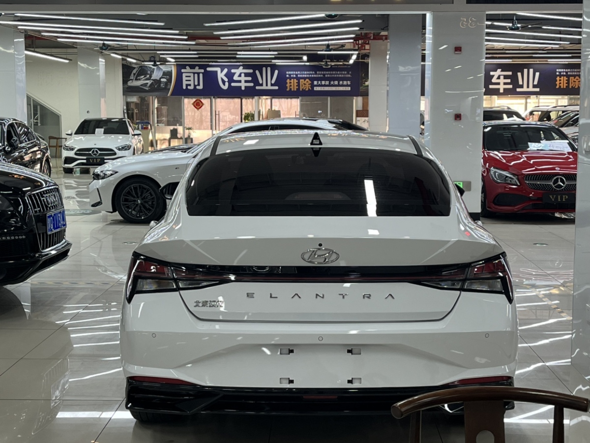 現(xiàn)代 伊蘭特  2023款 1.5L CVT LUX尊貴版圖片