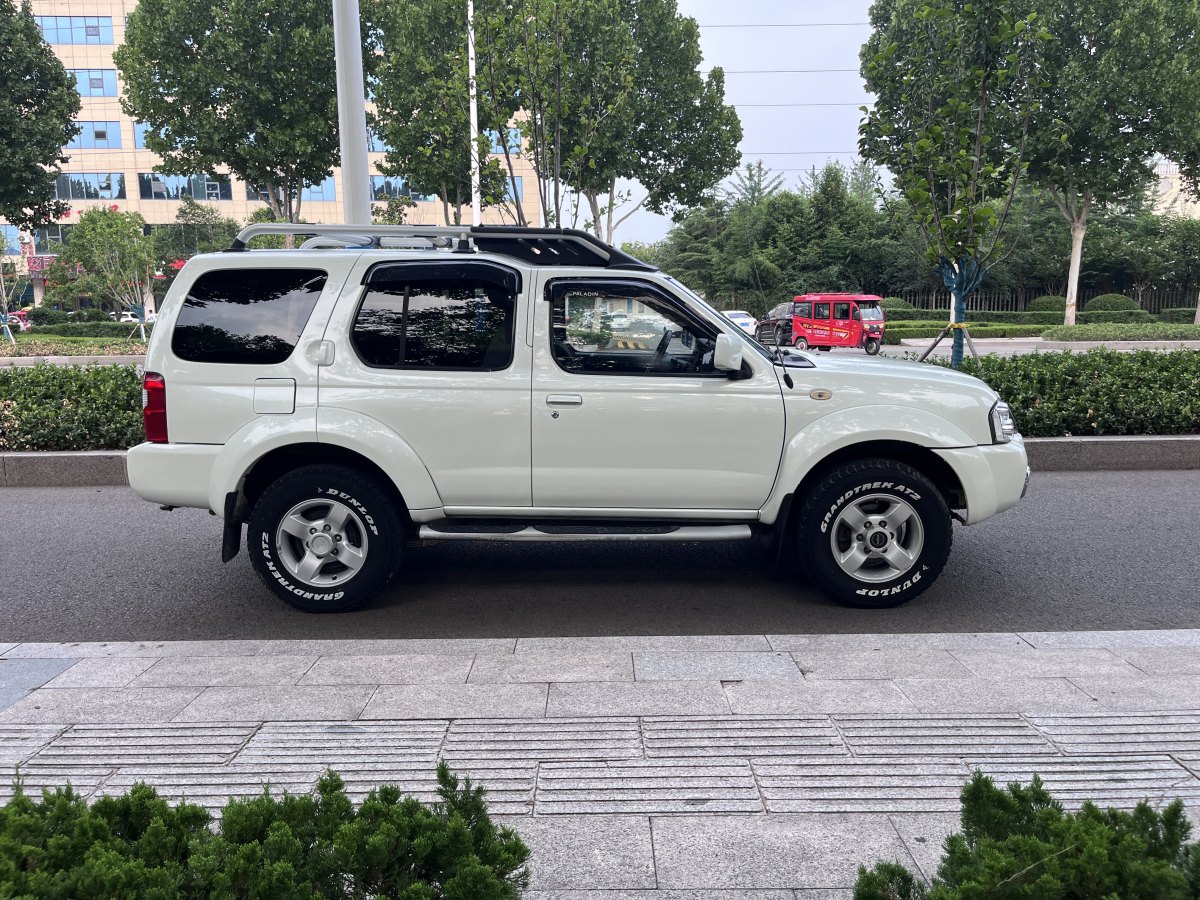 2010年9月日產(chǎn) 日產(chǎn)帕拉丁  2013款 2.4L 四驅(qū)豪華型 國(guó)IV