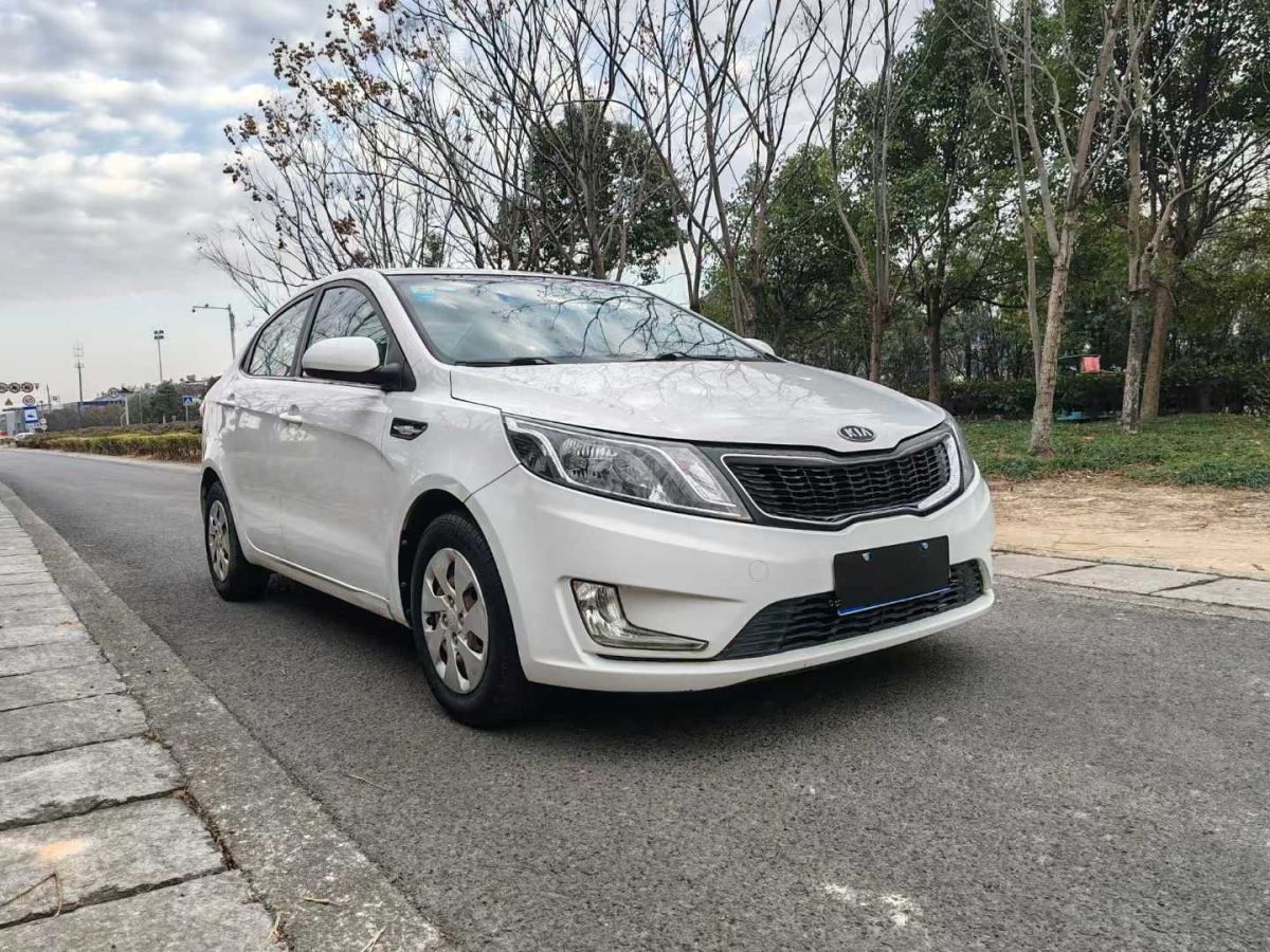 起亞 K2  2012款 三廂 1.4L MT GLS紀念版圖片
