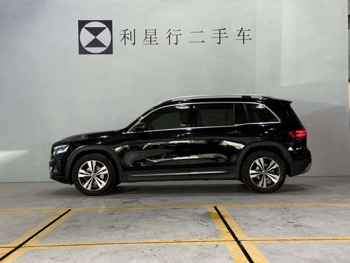 奔馳 奔馳GLB  2024款 改款 GLB 200 動(dòng)感型圖片