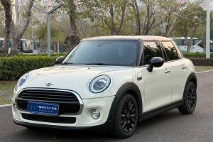 MINI MINI 1.5T COOPER 經(jīng)典派 五門版